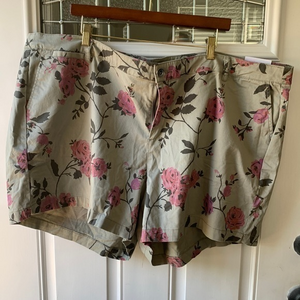 Lane‎ Bryant Floral Shorts Size 26P